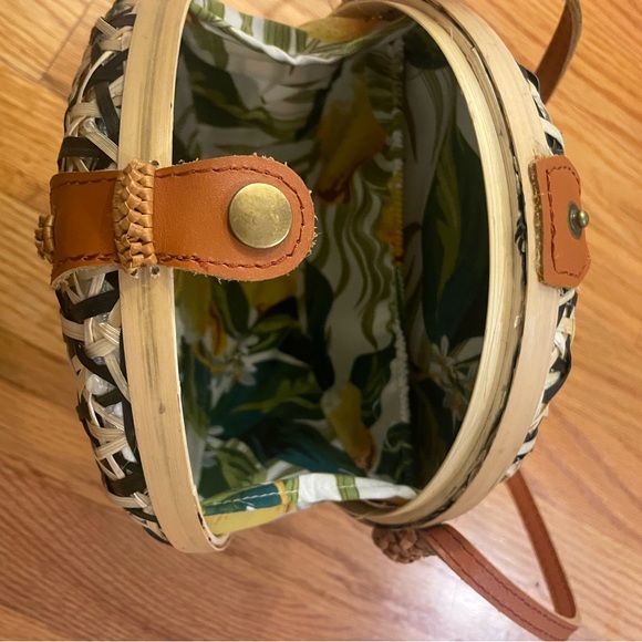 Large yellow straw woven tote with tassel and mini round rattan bag - Picture 10 of 13